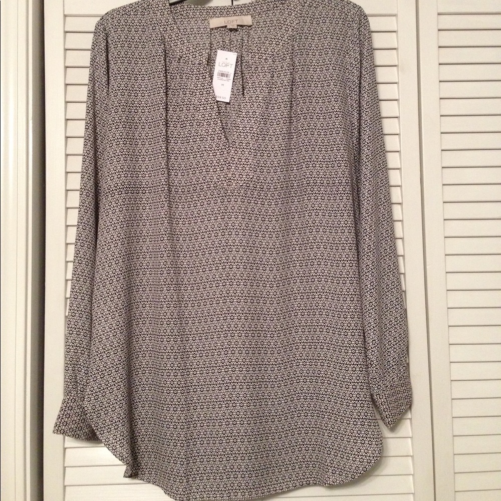 Ann Taylor LOFT V neck tunic blouse